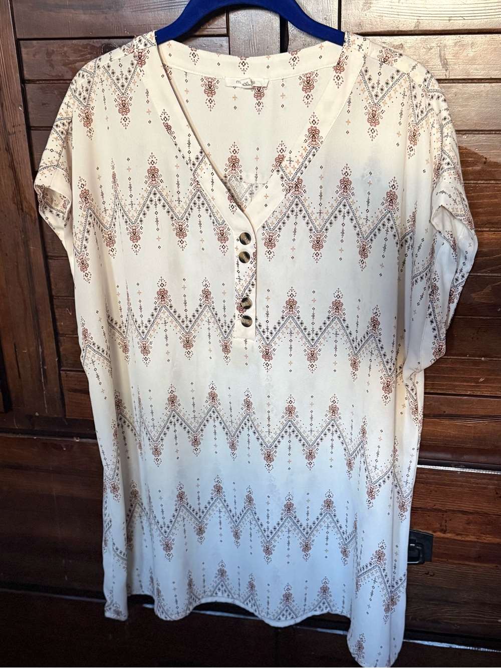 Maurice’s Cream Chevron Geometric Print V-Neck Tunic EUC